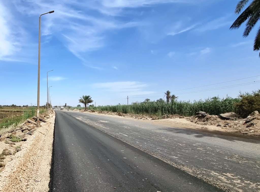 محور مرورى يربط بين مدن أسوان والبحر الأحمر 